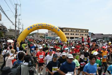 一般の部10kmスタート