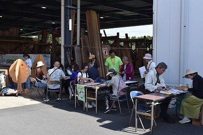 木製の箸作り体験の様子2