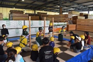 組み立て中の様子