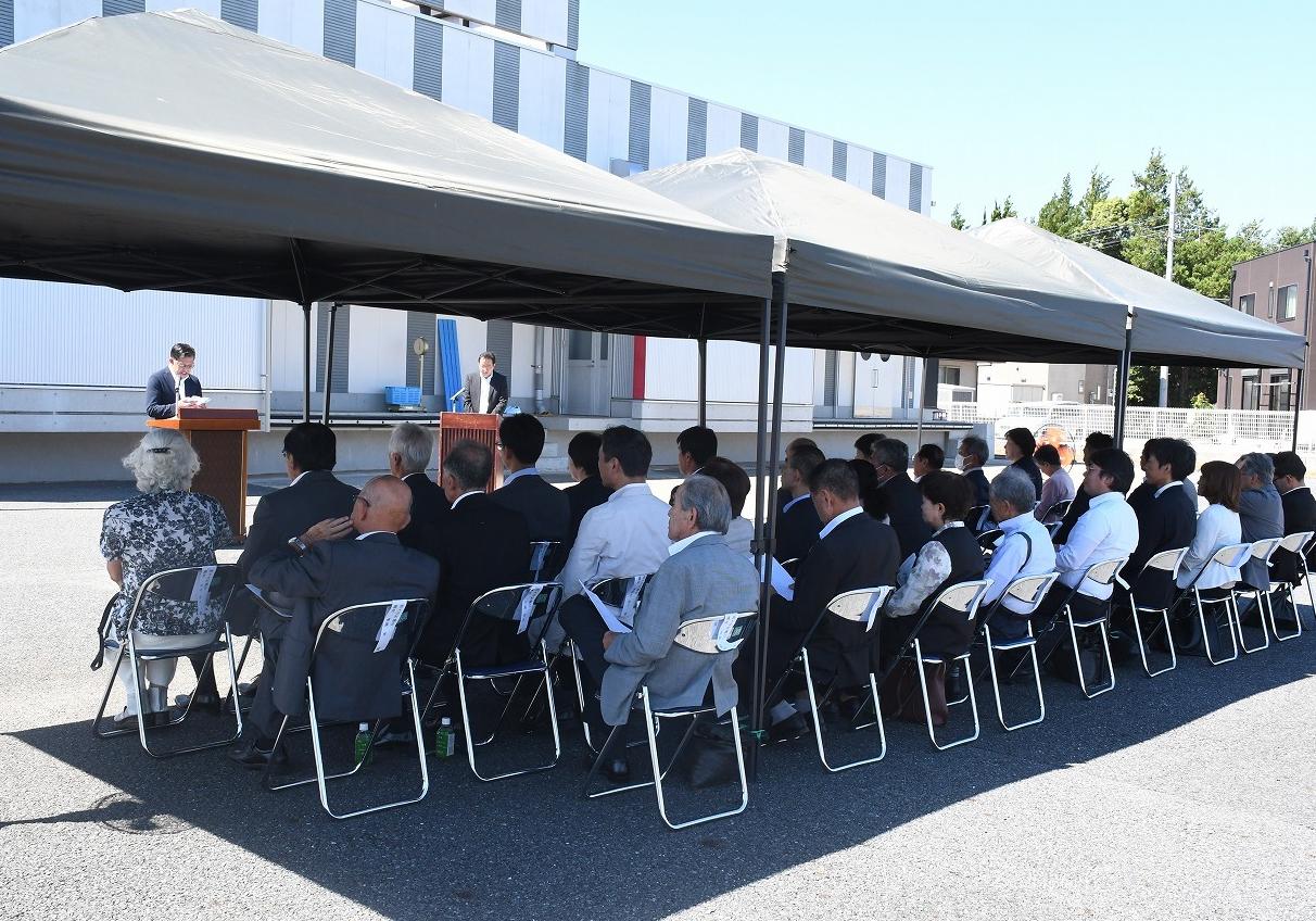 出発式に出席される両市町議員の様子