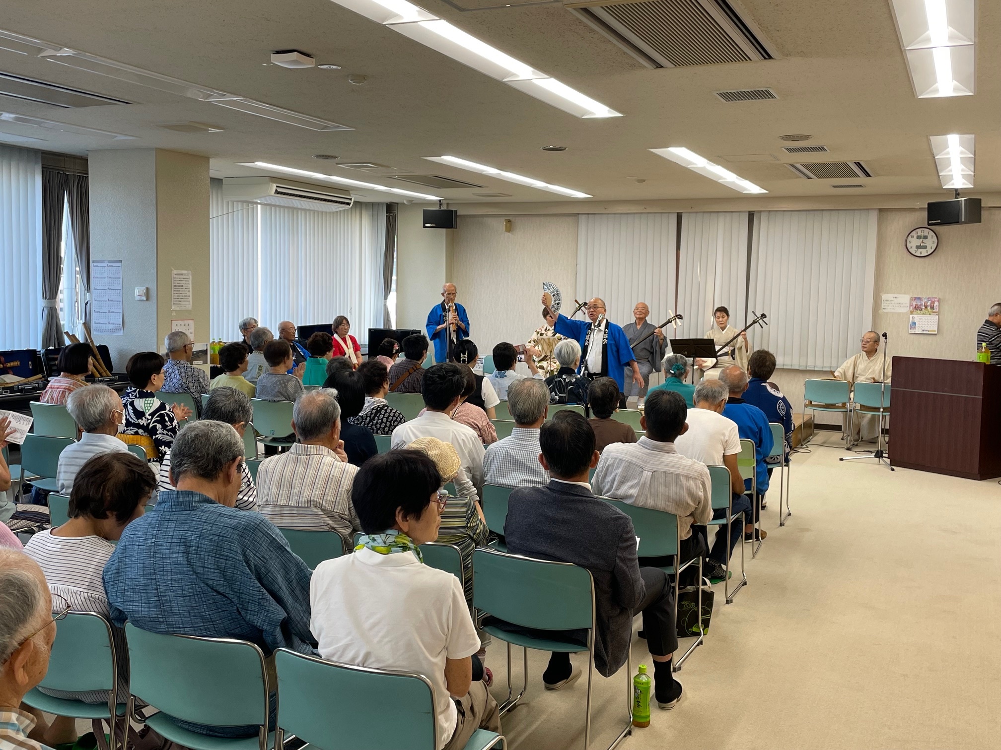 竹謡会が民謡を披露している写真2枚目