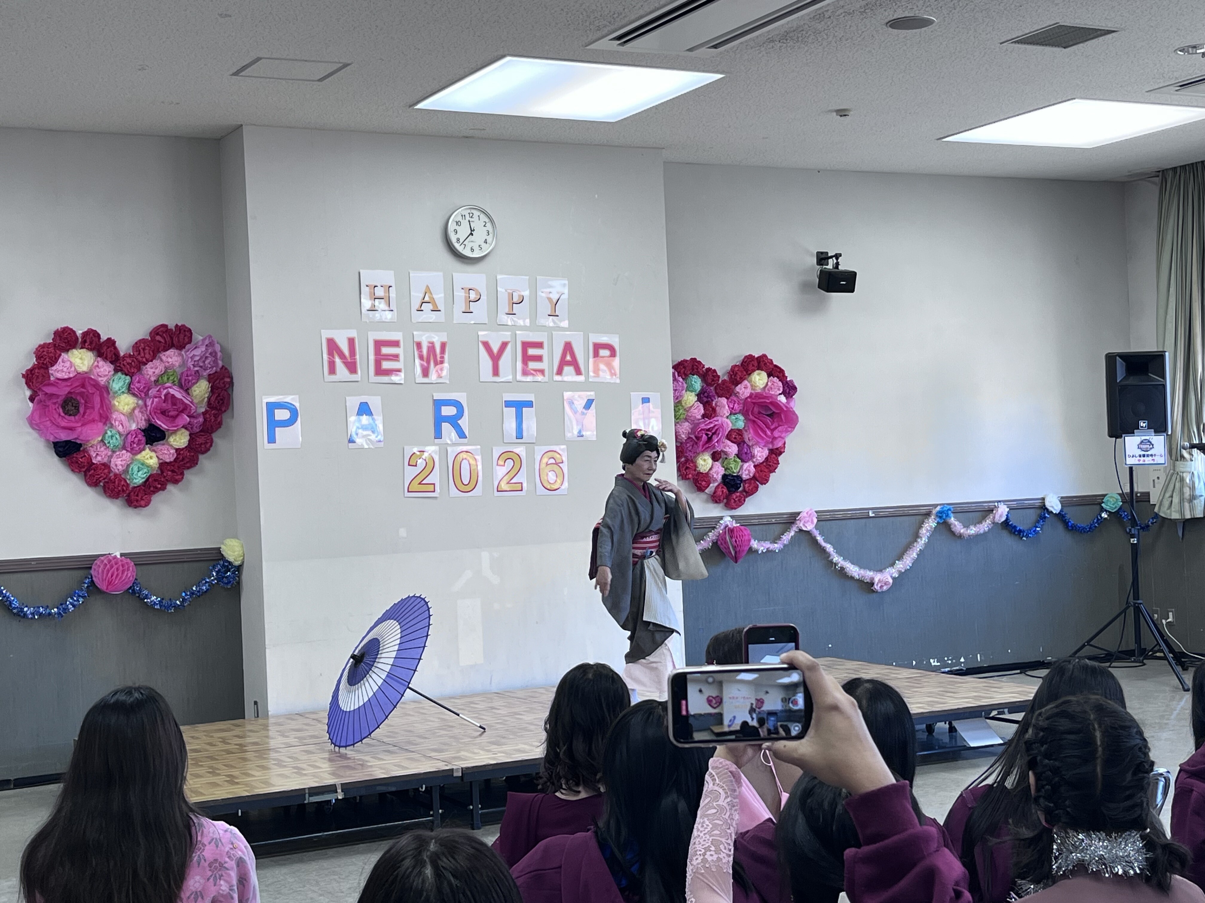 日本舞踊を踊っている写真