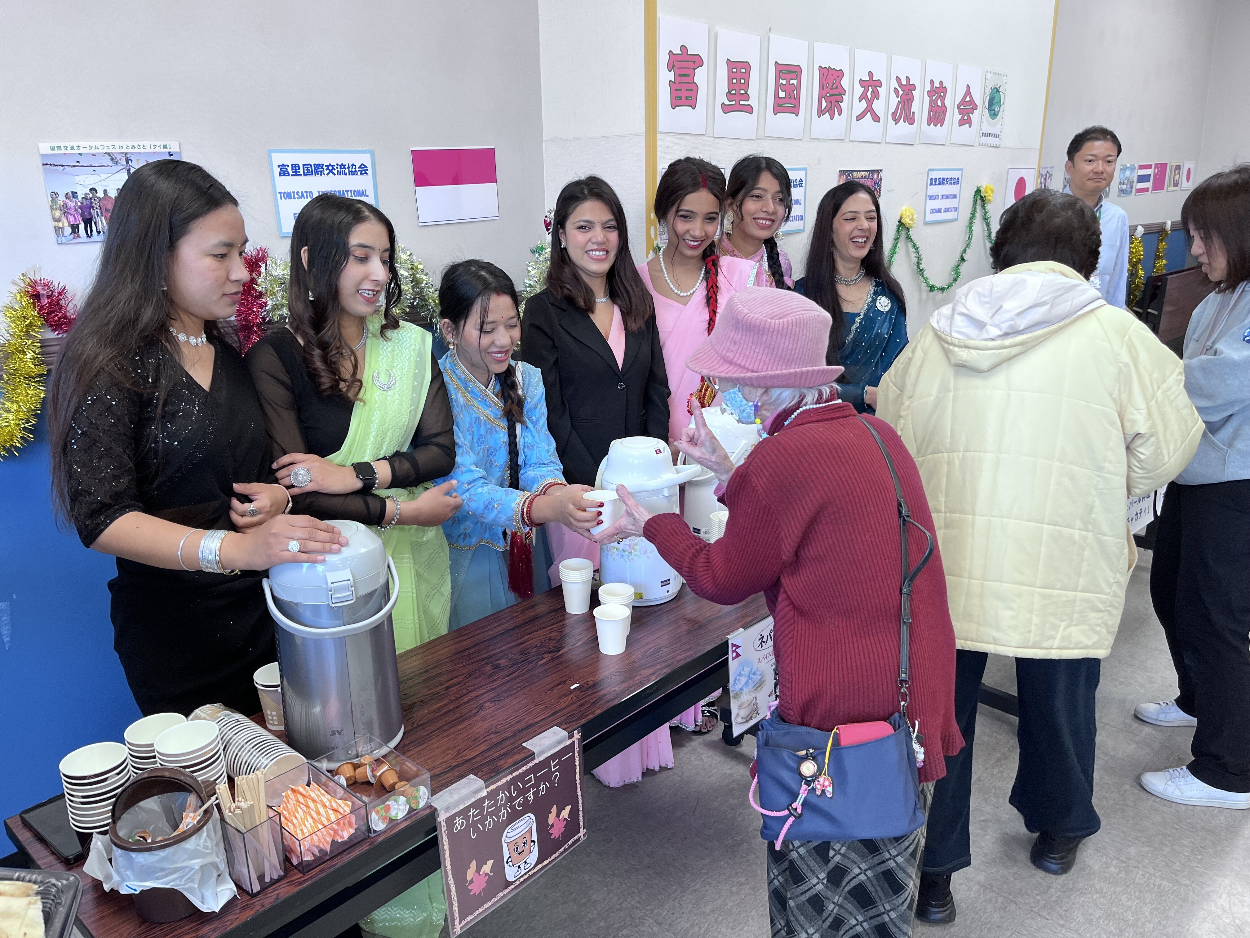 チャイティー配布コーナーの写真