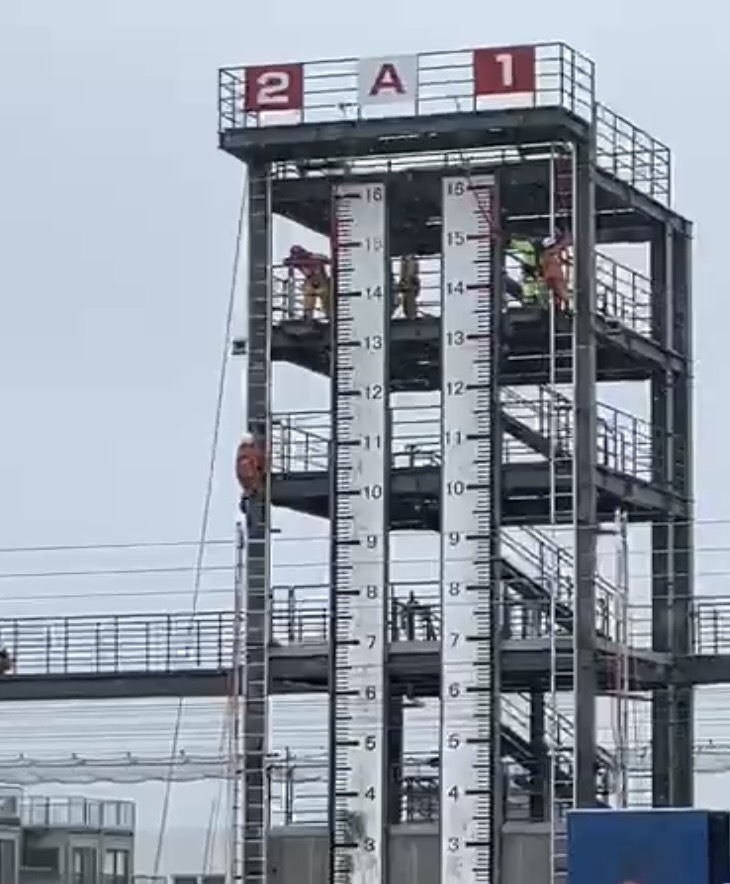 はしご登はん