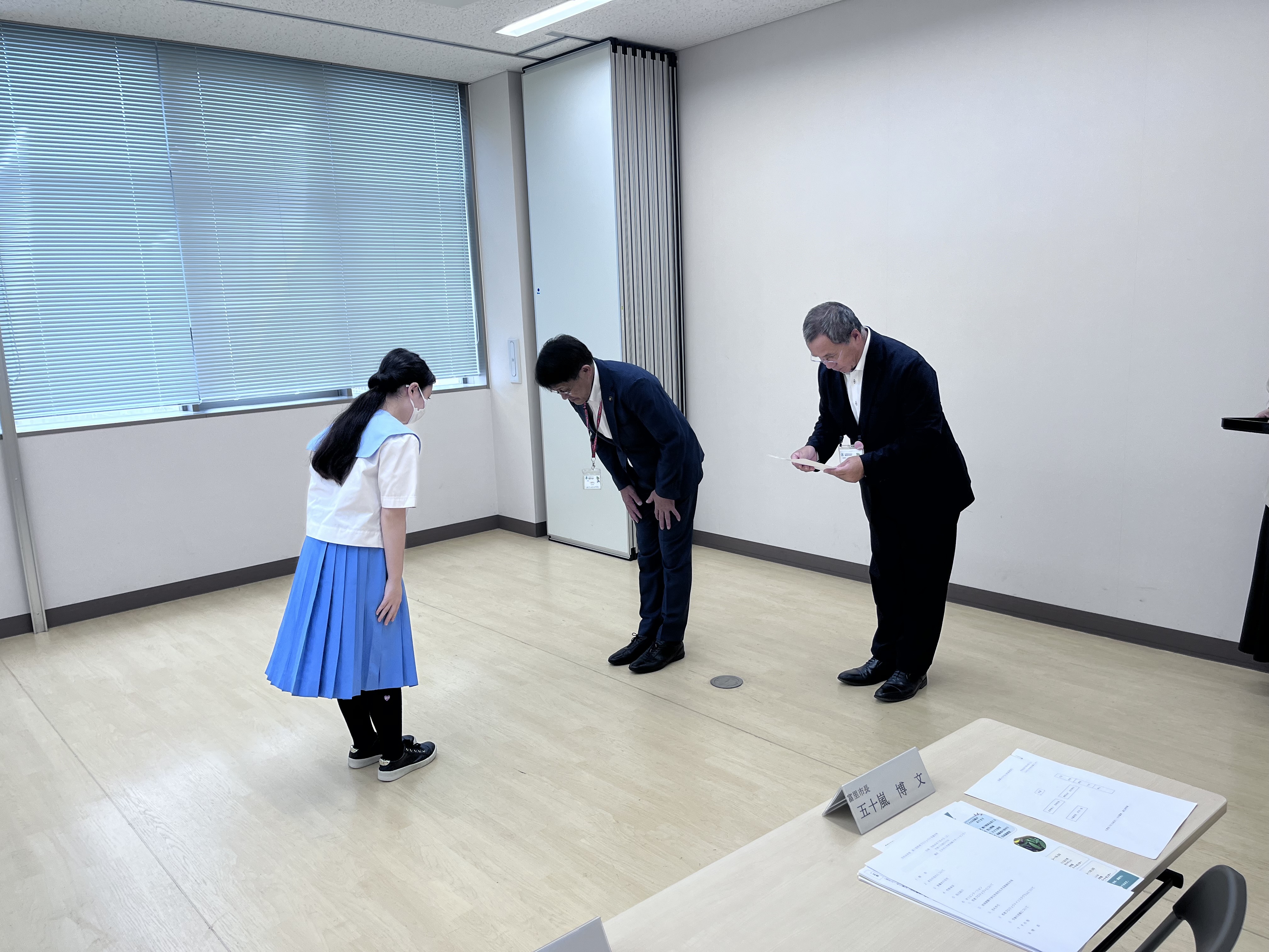 委嘱状交付の様子