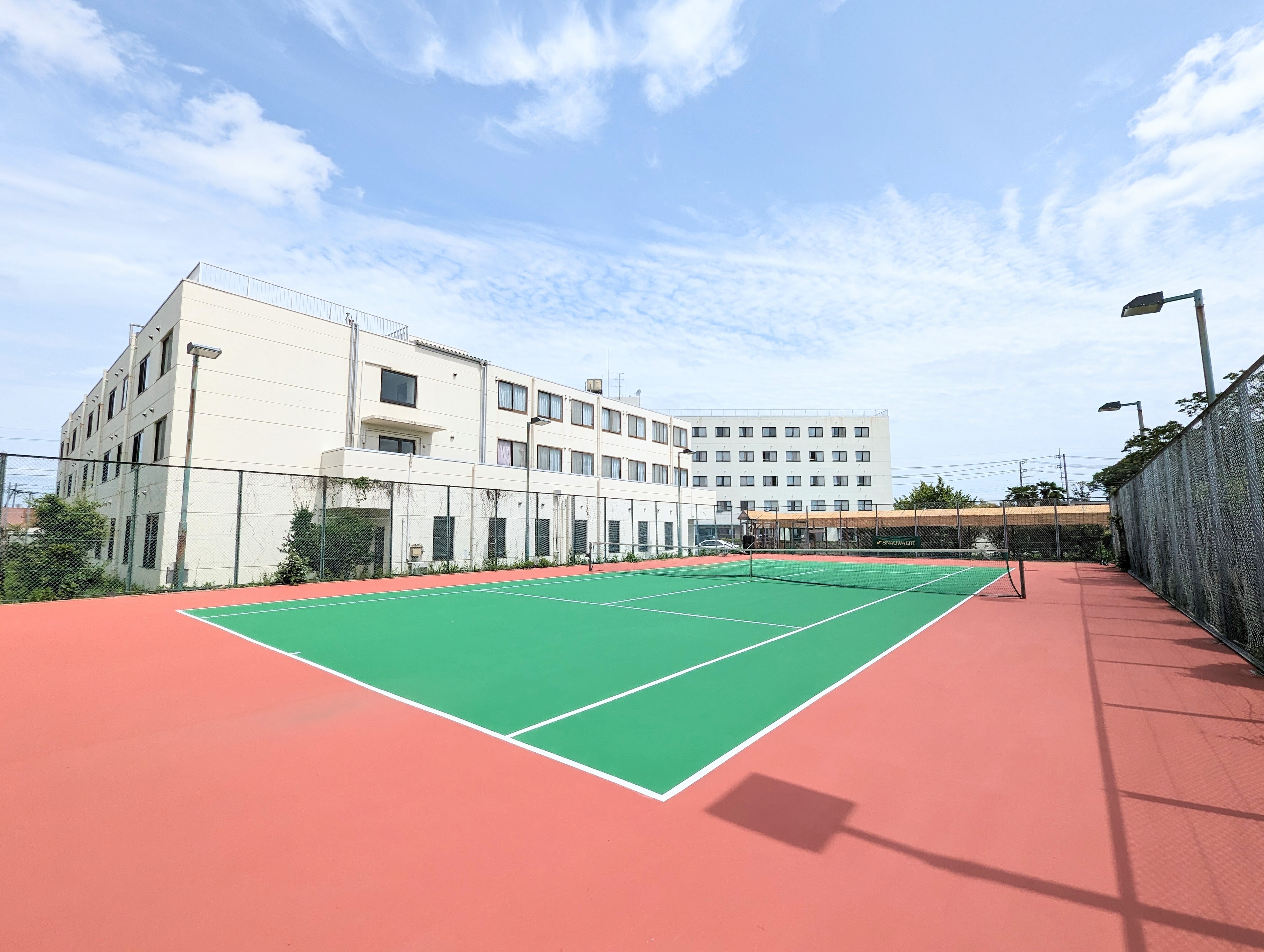 とみさとスポーツクラブのテニス教室開催場所